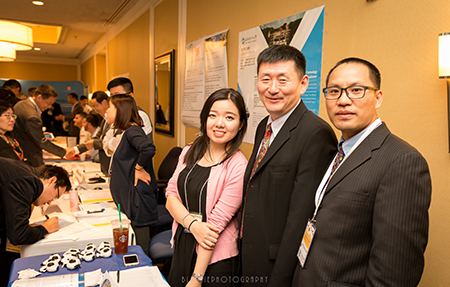 不朽情缘mg官网SAPA年会代表：左→右： 刘雯颖博士、汪俊博士、王建峰博士