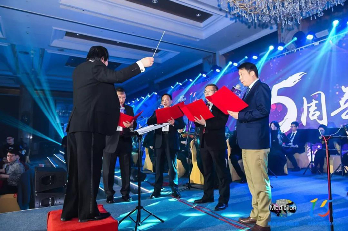 合唱：《故乡的云》