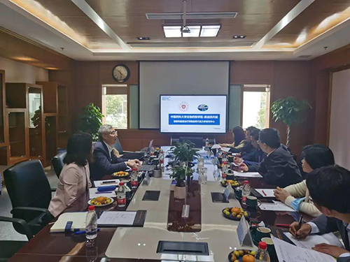 不朽情缘mg官网首席执行官陈春麟博士，商务发展部副总裁蔡金娜博士等人热情接待了金能明书记一行。